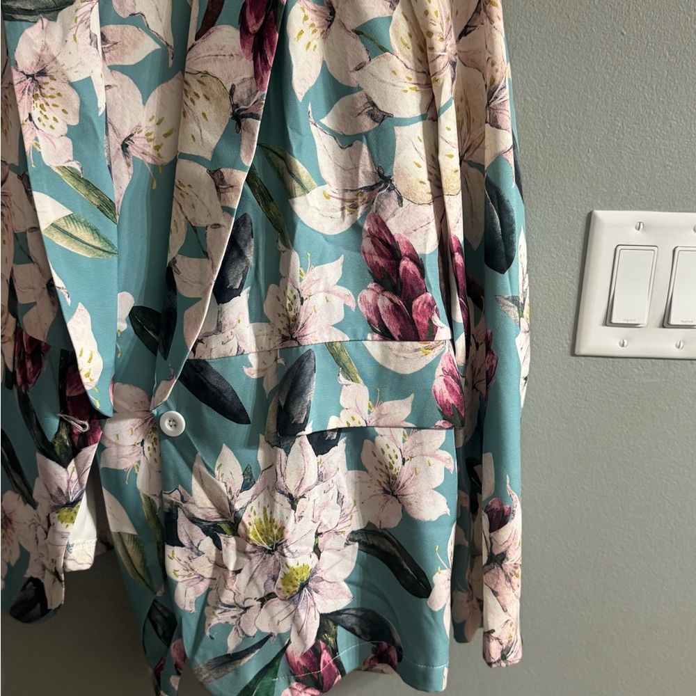SHEIN Floral Blazer and pant suit with Teal and Pink Accents - Picture 3 of 8